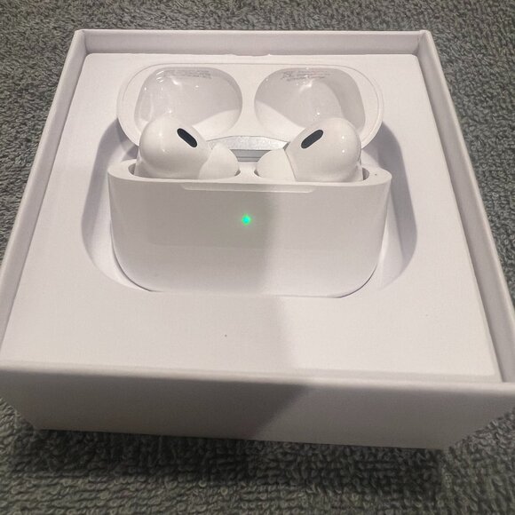 Apple Airpod pro 2nd Generation with ANC - comes with charger